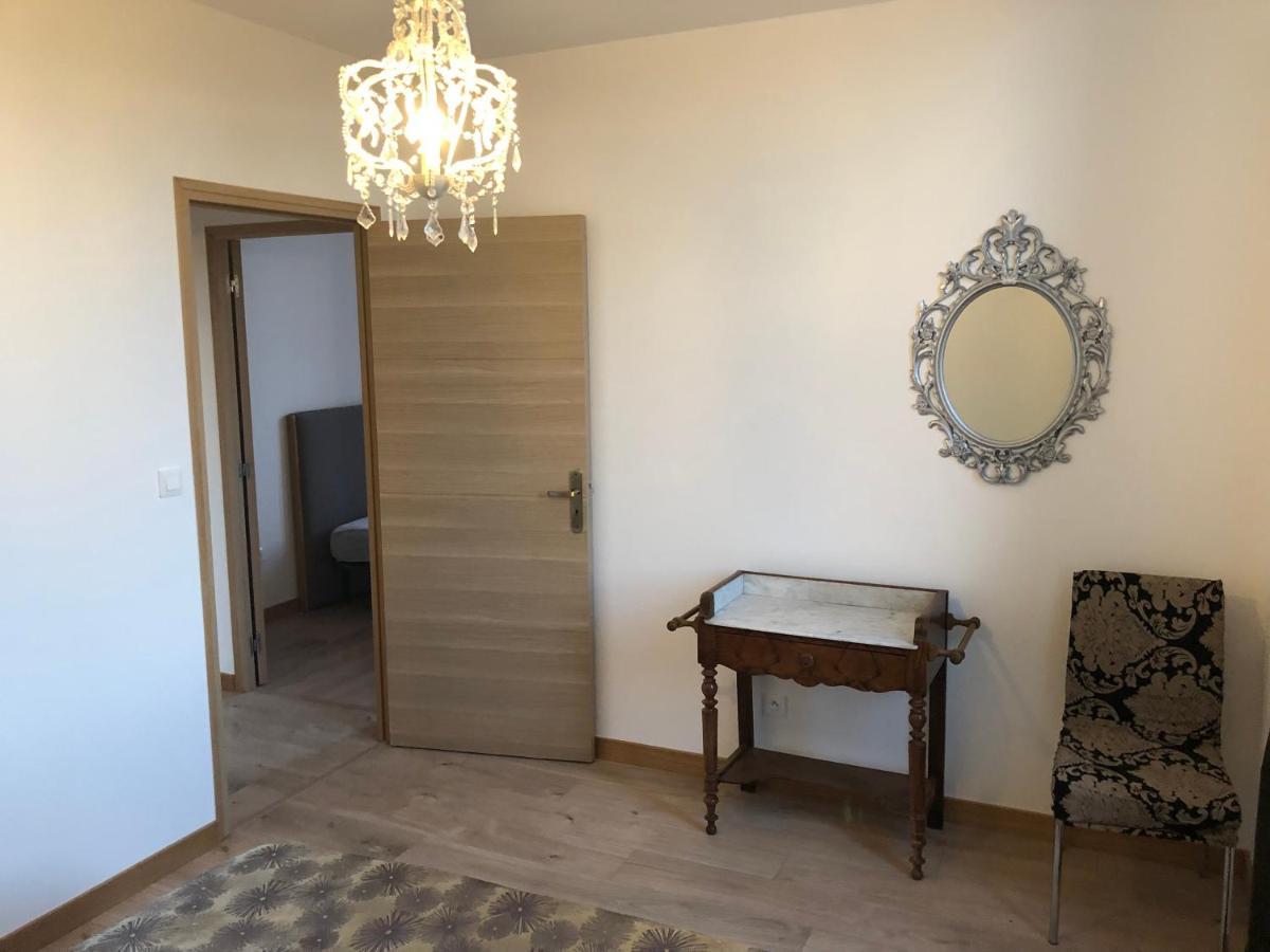 Chambres Au Chateau Du Mouillat Saint-Clair-de-la-Tour Екстериор снимка