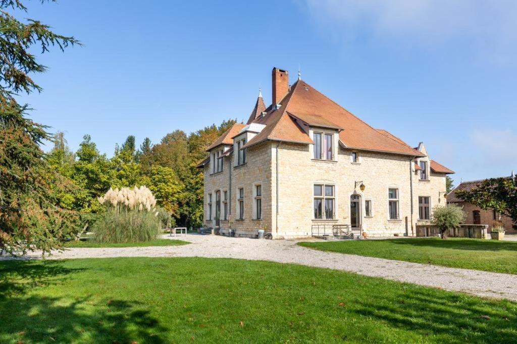Chambres Au Chateau Du Mouillat Saint-Clair-de-la-Tour Екстериор снимка