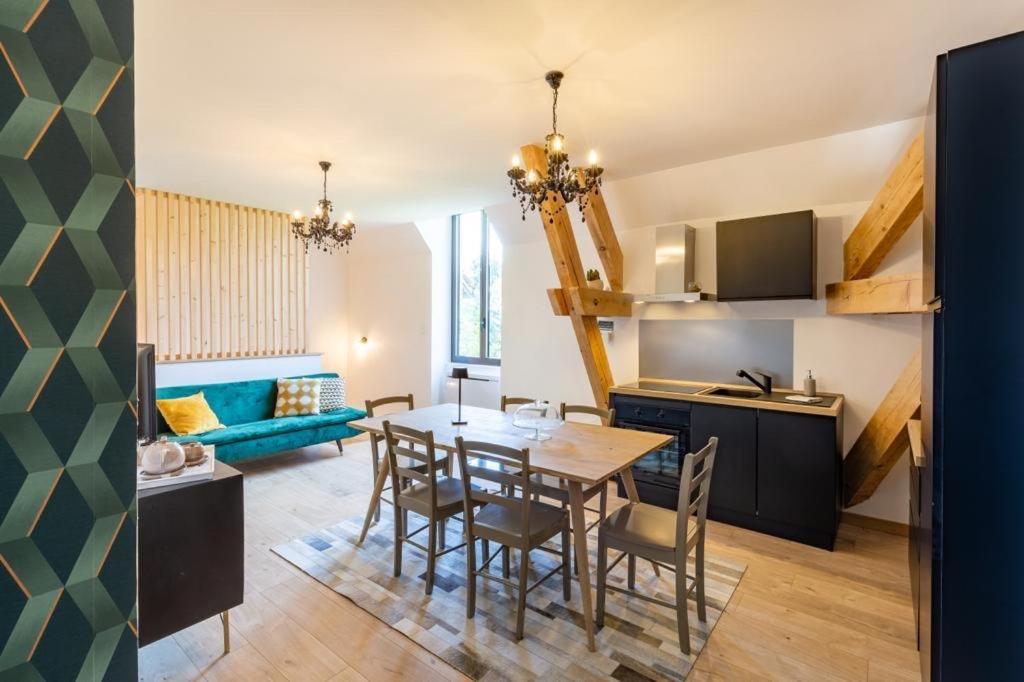 Chambres Au Chateau Du Mouillat Saint-Clair-de-la-Tour Екстериор снимка